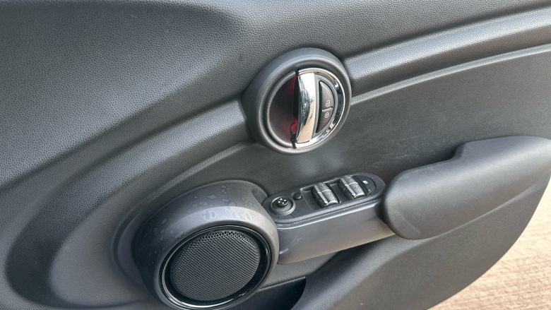 MINI Hatchback 1.5 Cooper 5dr Petrol Hatchback